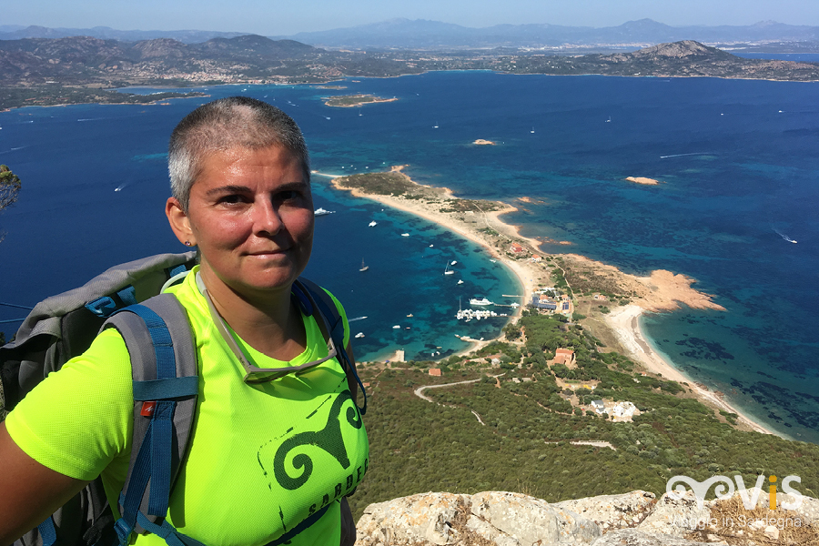 Lo spalmatore di terra visto dal punto panoramico durante la salita a Tavolara