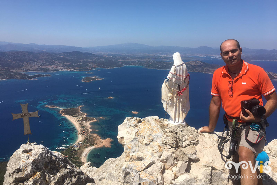 Punta Cannone e l'immancabile foto ricordo accanto alla madonnina.