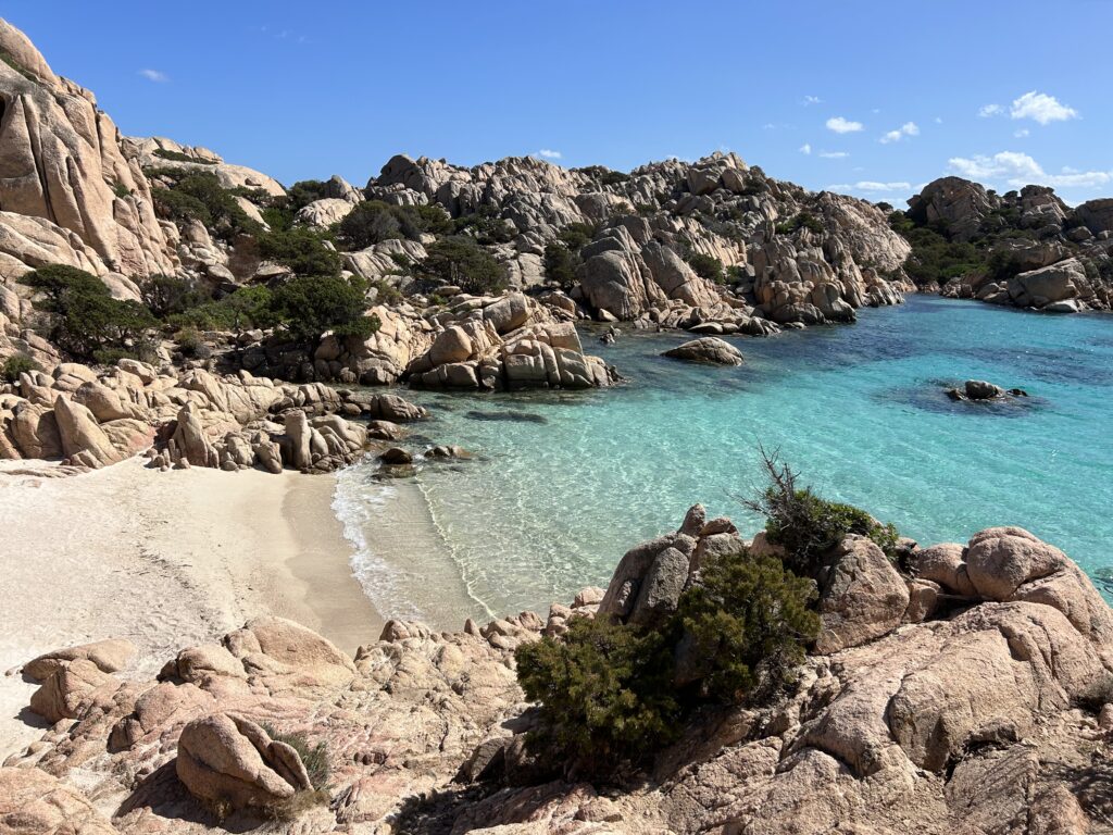 La Spiaggia di Cala Coticcio a Caprera